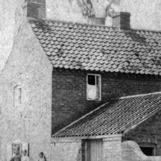 Queen_St_mill_DB_cropped_centre Queen St Mill C. 1860
