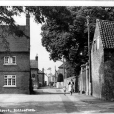 Rectory_Gates_Church_St_Copy_of_post_card_MH_3_9YE Church Street looking towards Chapel Street