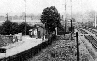 Steam_Ttrain_at_Orston_Crossing_junction Looking North across Orston Lane crossing towards Bottesford junction.