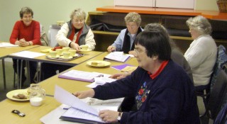 OLYMPUS DIGITAL CAMERA Bottesford Community Heritage Project Local History Study Group. Left to right: Margaret Poultney, Sue Middleton, Betty Woodburn, Denys cave, Sue Dunsmore.