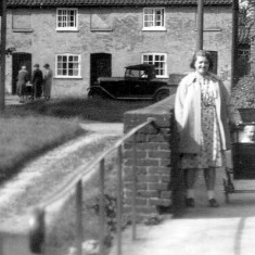 The_Green_MS_crop_people The Green 1950s?