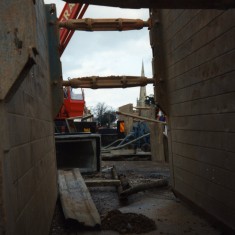 Hydraulic shutters used to secure the trench during construction