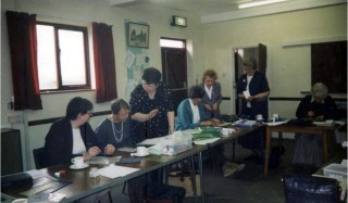 U3A_Picture8_v2 U3A members: Sue Neale, Doris Hearn, Visiting Tutor, ?, ?, Sheila Marshall, Ivy Illingworth
