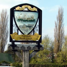 The village sign, village green, Grantham Road