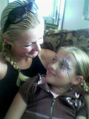 Claire-Marie Thompson (Dilly) and daughter Sydney-Lee