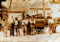 Road menders outside the Red Lion, Grantham Rd