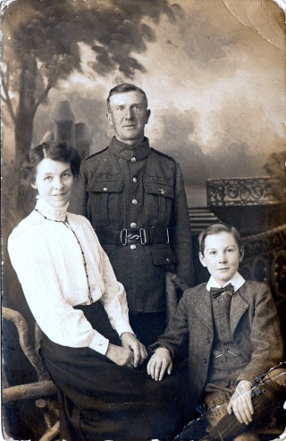 Edgar Hugh & Annie Elizabeth Holmes with their son Fred Hallam Holmes. ('Photo by  W.J. Willmot Pier Photographer, also Pelham Crescent, Hastings) | From the collection of Mrs and Mrs P Holmes