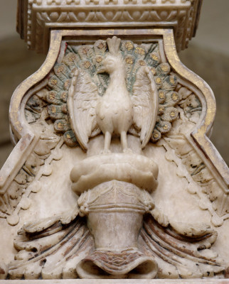 The peacock crest, emblem of the 2nd Earl of Rutland. | Neil Fortey