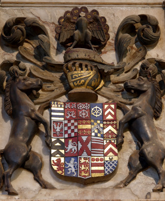 Shield of Roger Manners, 5th Earl of Rutland, in its magnificent setting at the top of his tomb. | Neil Fortey