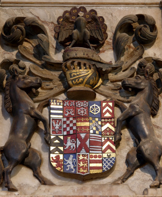 P1070146_01 Shield of Roger Manners, 5th Earl of Rutland, in its magnificent setting at the top of his tomb. | Neil Fortey