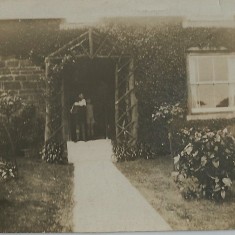 Peacock farm, Muston front porch 1925 | From the collection of Richard Donger