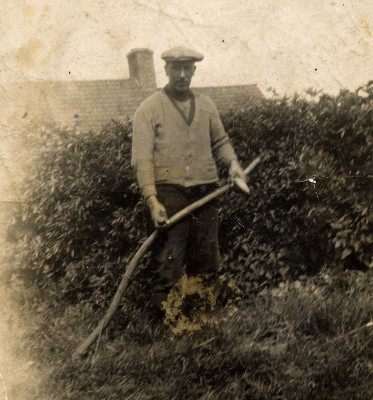 Robert Johnson Kirton, agricultural worker and road labourer, probably near his cottage at Orston | Mrs Tina Perkins