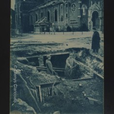 Inspecting a shell hole in central Albert in 1916 Inspecting a shell hole in central Albert in 1916 | (Glenys Claricoats)