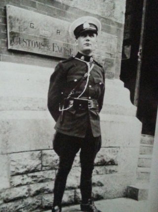 Cyril Calcraft RCMP Uniform Officer Cyril Calcraft in the Royal Canadian Mounted Police | Courtesy of Ms Susan Calcraft