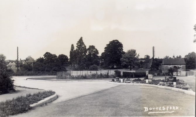 Postcard of the new junction of Easthorpe Lane with the new Grantham Road.