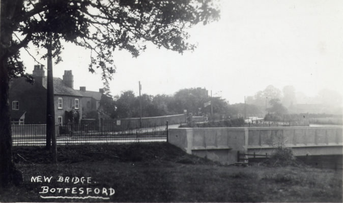 Postcard of new Grantham Road bridge and houses on Easthorpe Lane.