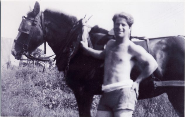 BOT035_010_PET_Cook_02 Mr Owen Cooke with horse