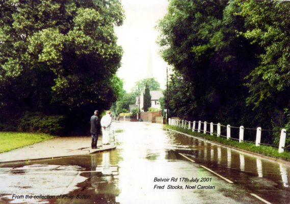 BOT169_007_PSU_BelvoirRd_17-7-01_FredStocks_NoelCarolan Flooding in Bottesford, 2001, north end of Belvoir Road