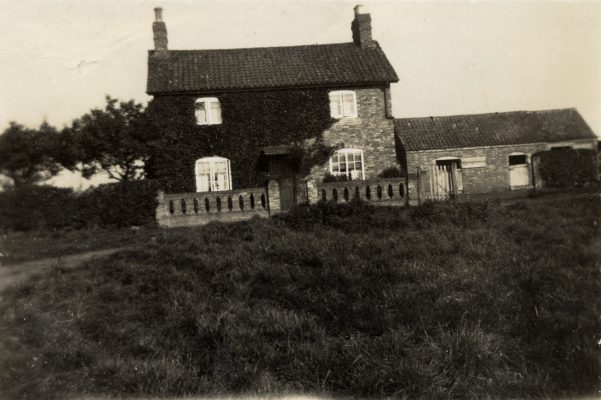 BOT189_005 DKI_1 04 Poyser's house, The Green, Barkestone