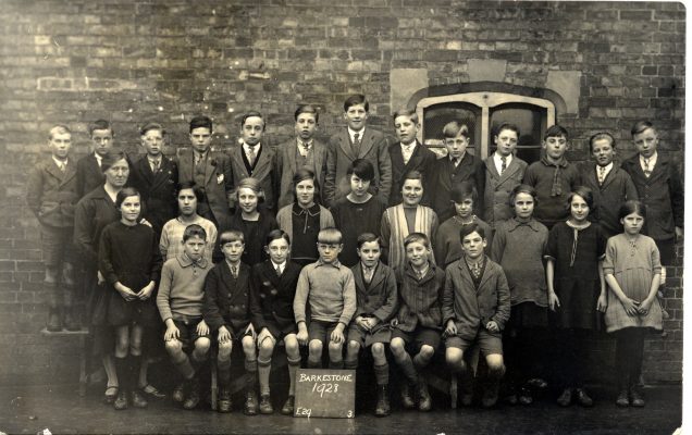 BOT189_010 DKI_1 11 Barkestone School, 1928, seniors
