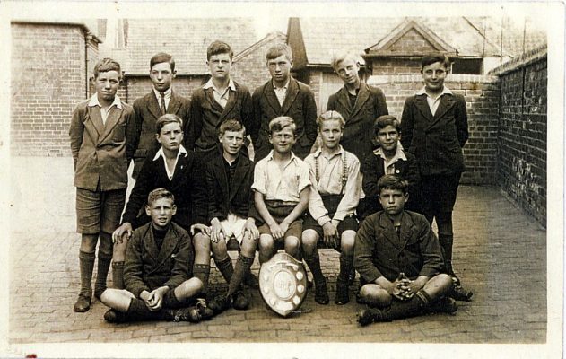 BOT189_059 DKI_2 23 v2 Bottesford School cricket team, c.1928