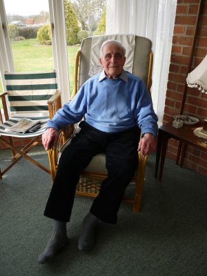 BOT189_069 v2 Dennis Kirk 1 Mr Kirk, in his sitting room, 2010