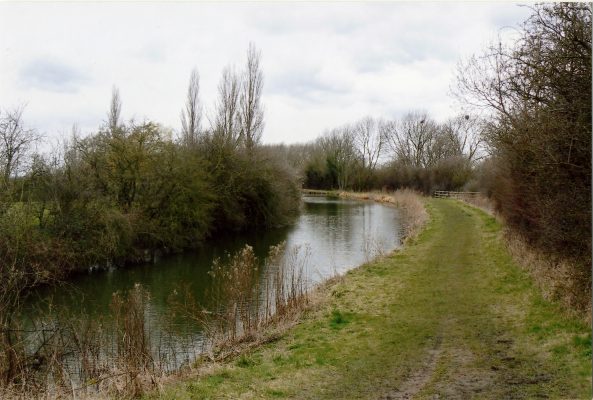 BOT196_005a MLA Canal Dammes cottage 31#02 Grantham Canal view 2