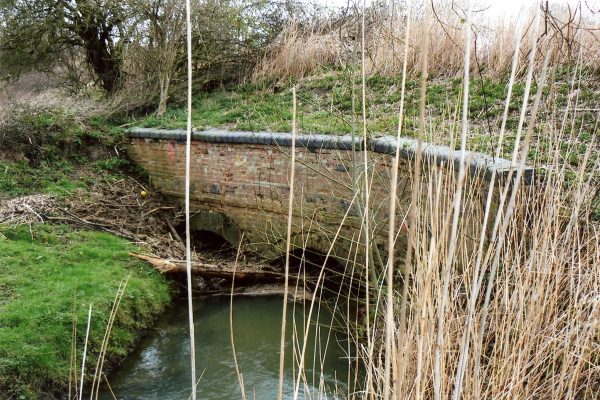 The River Devon at Lock 13 on the Grantham Canal