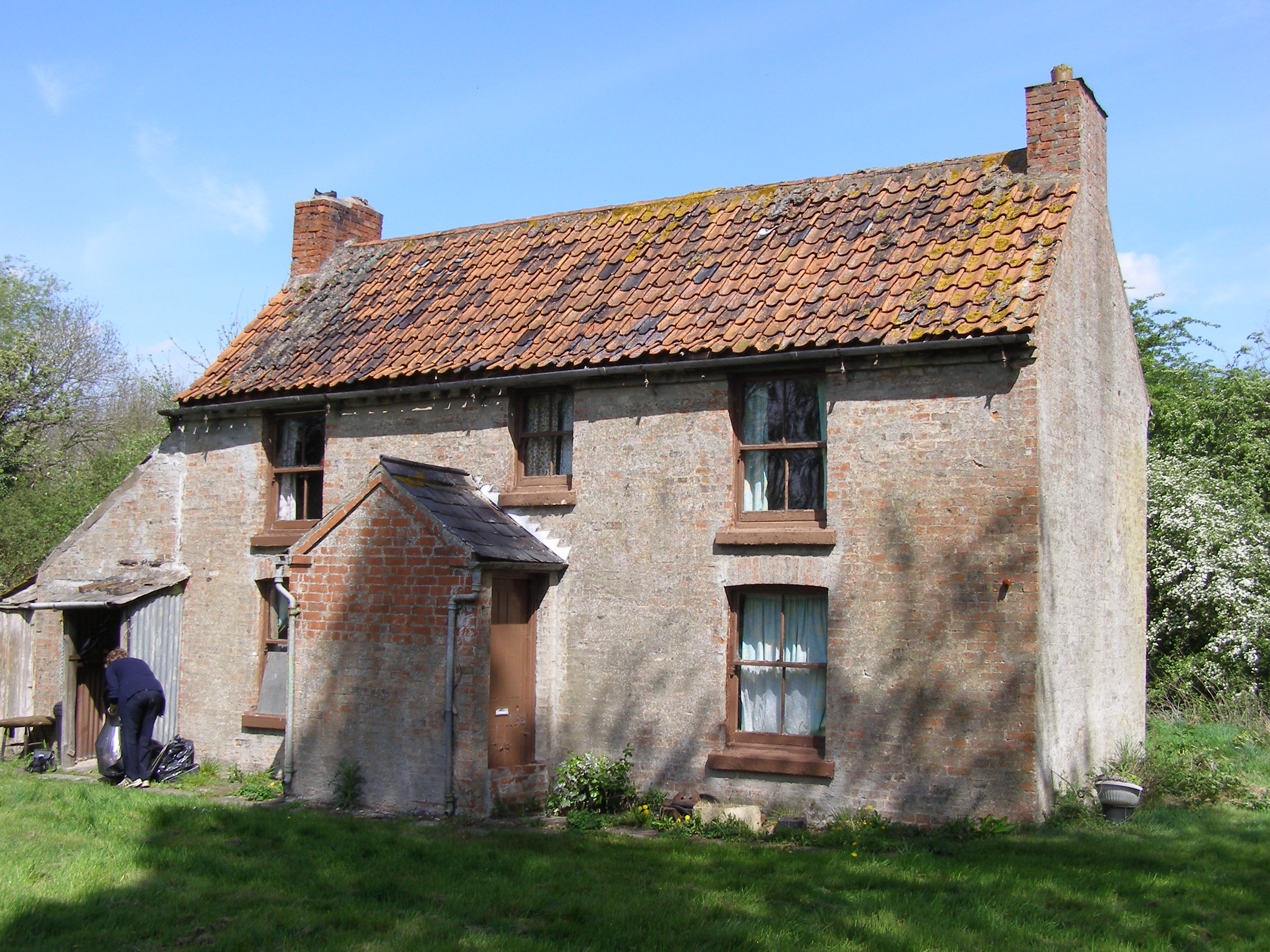 The front of the Lock House, in spring 2007.