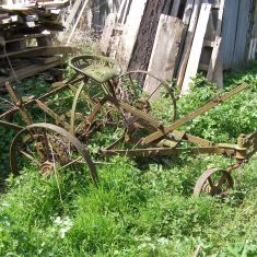 Another piece of agricultural machinery. BOT196/104 | Neil Fortey